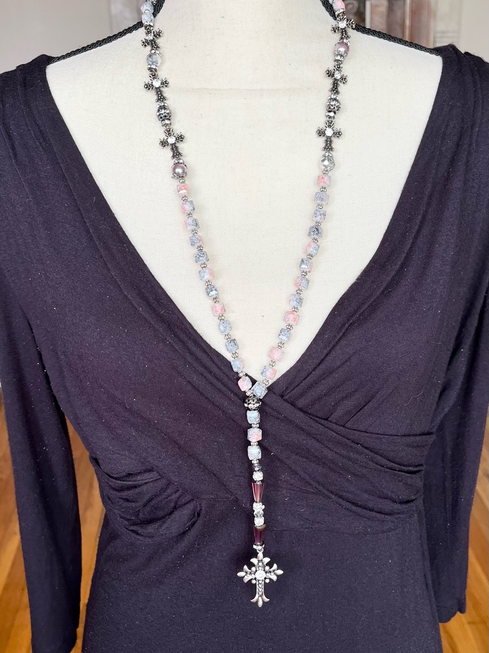 Rosary with cross & rhinestones pink-gray-white - jewelry